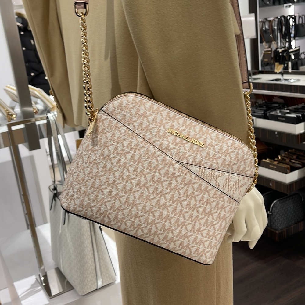 MICHAEL KORS Jet Set Medium Logo Dome Satchel Crossbody
Optic Whit/Rose Gold
NWT - Picture 13 of 16